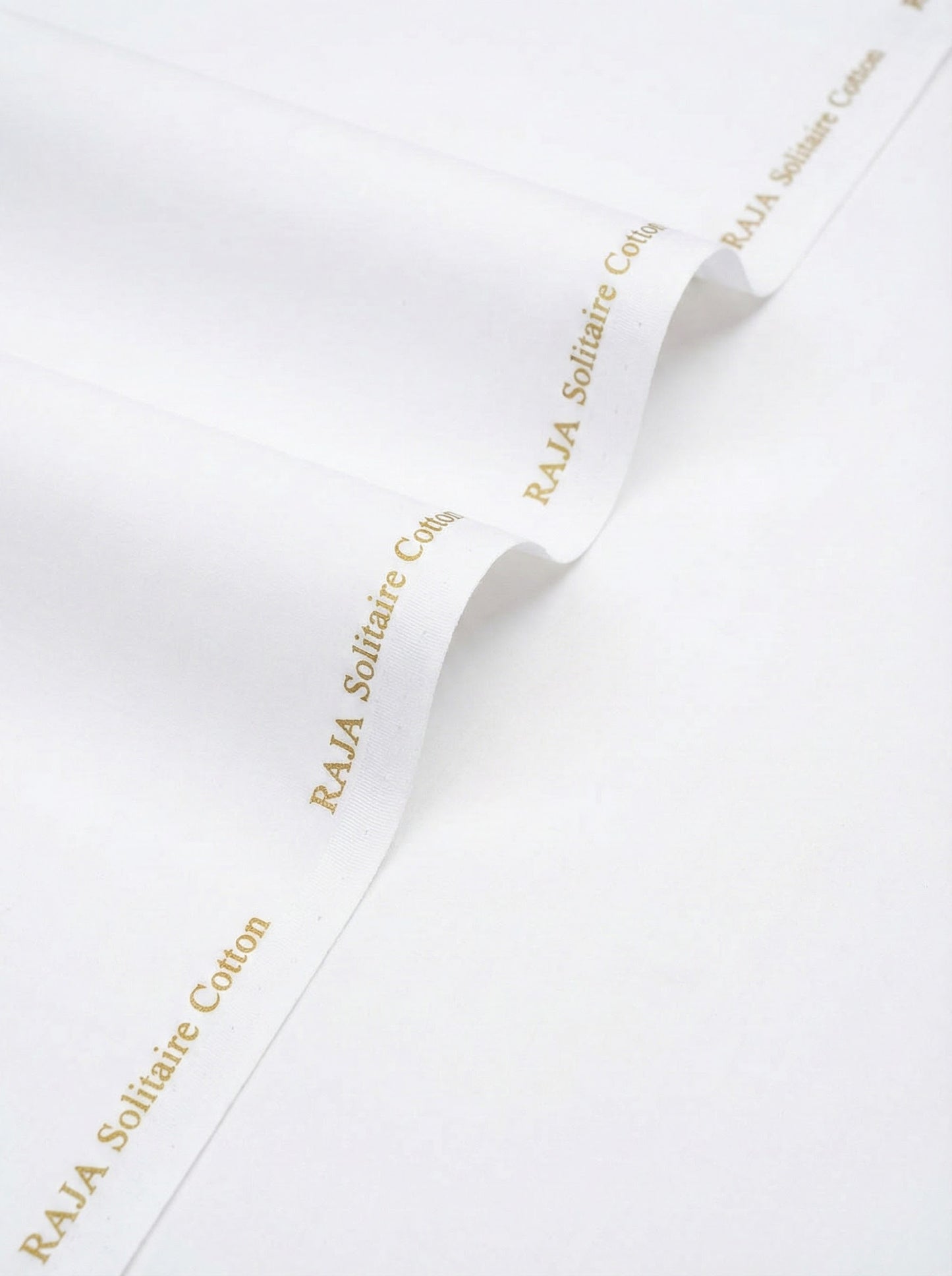 White RAJA Solitaire™ Signature Look